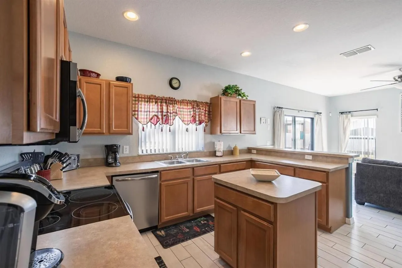 Lazy Breeze Villa- Pool-Spa, Gameroom, Near Disney Davenport United States