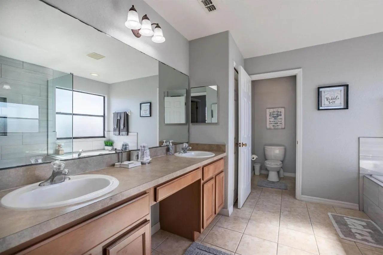 Lazy Breeze Villa- Pool-Spa, Gameroom, Near Disney Davenport Holiday home