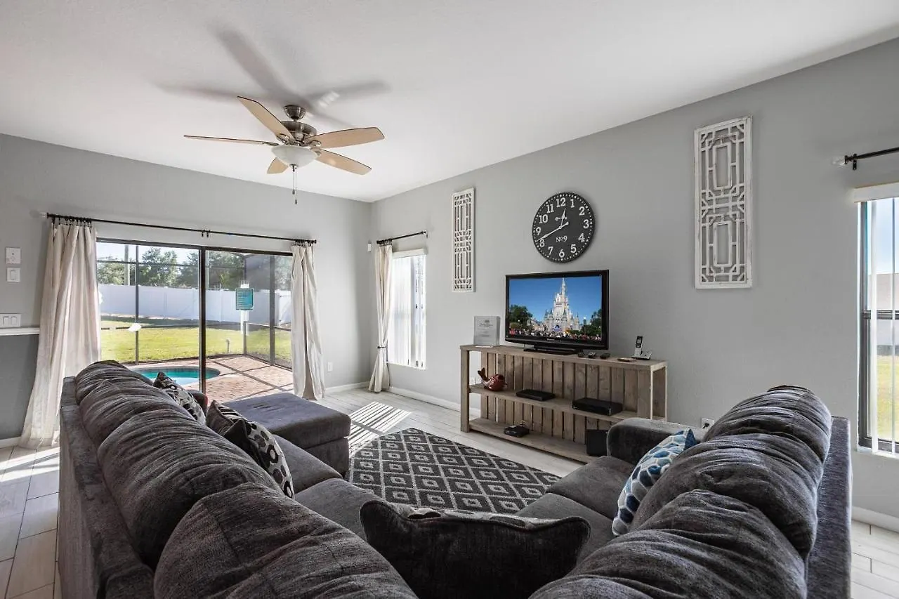 Holiday home Lazy Breeze Villa- Pool-Spa, Gameroom, Near Disney Davenport
